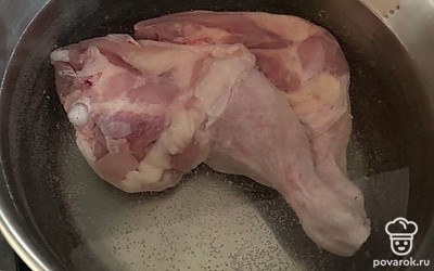 Отварите курирую голень.