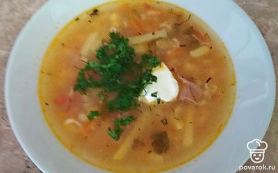 Подавать нужно обязательно со сметанкой. Если кто-то любит непосредственно в тарелку еще свежую зелень. Приятного аппетита!