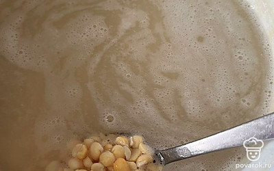 Горох отправляем вариться на 3 часа.