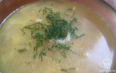 Когда суп будет готов, разлейте его по тарелкам и подавайте горячим. 