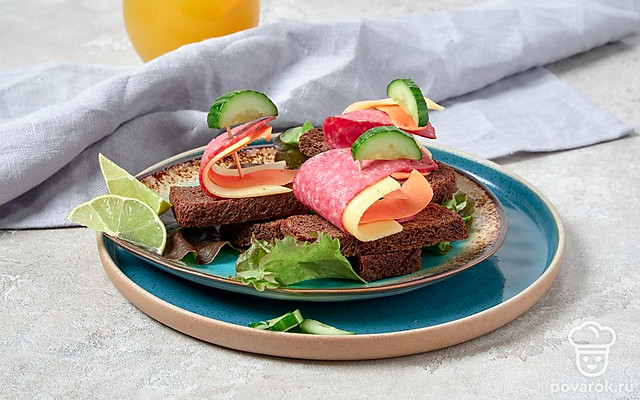 Канапе-кораблики — Рецепт с фото