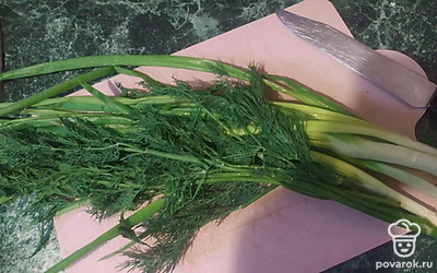 Режем зелень.
