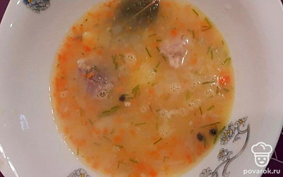 Суп можно кушать как со сметаной так и без. Он очень вкусный.