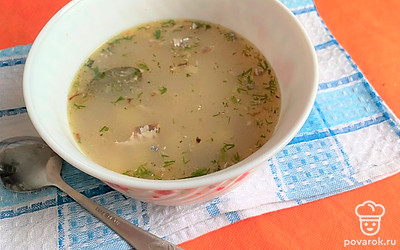 Суп из консервированной сайры с рисом готов.