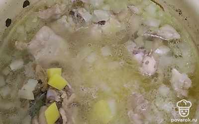 Добавляем в бульон.