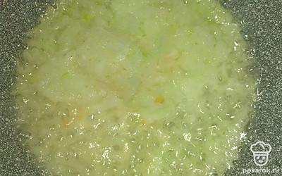 Зажарить лук и добавить в суп.