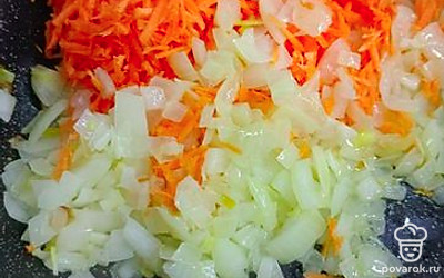 Пассеруем овощи. 