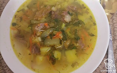 Сытный суп с перловкой и солеными огурцами на обед — Рецепт с фото