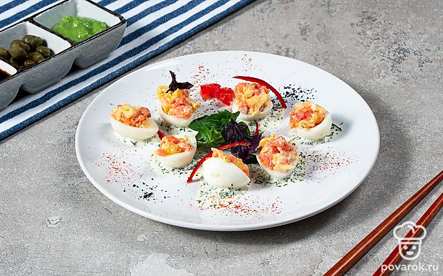 Фаршированные перепелиные яйца — Рецепт с фото