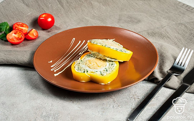 Вкусная закуска на праздничный стол. Перец, фаршированный яйцом — Рецепт с фото