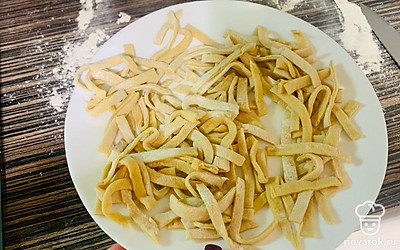 Подсушите на воздухе 5 минут, перемешивая.