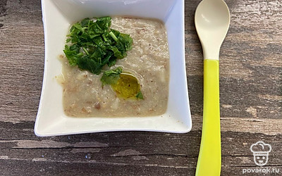 Для малышей можно суп измельчить с помощью блендера. Украсить зеленью и приправить оливковым маслом.