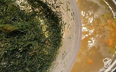 Для свежести приправляем укропом.