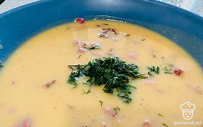 Подавайте суп горячим с мелко порезанной свежей зеленью. Приятного аппетита!