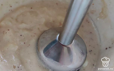 Смешайте все блендером до однородной массы. 