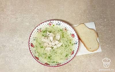 Бульон подавайте горячим. Приятного аппетита!