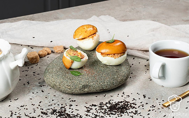 Фаршированные яйца-грибочки — Рецепт с фото