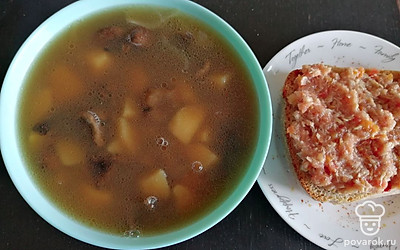 Подавать с хлебом, с хреном.