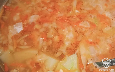 Хорошо перемешиваем, выключаем огонь и оставляем под закрытой крышкой отдыхать. Готово! По желанию можно добавлять специи, зелень и сырое яйцо. 