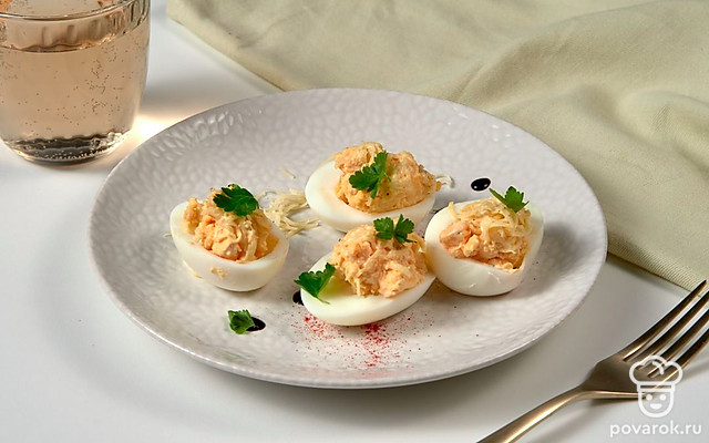 Фаршированные яйца, классический рецепт — Рецепт с фото