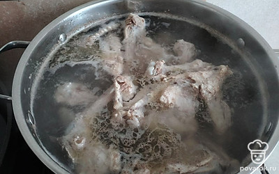 Варим куриный бульон. 