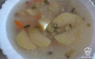 Посыпаем молотым перчиком. При желанию можно украсить зеленью. Приятного аппетита!