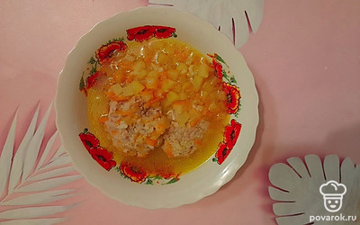 Горячий суп разлейте по тарелкам и подавайте к столу. Можно добавить оливковый майонез или сметану.