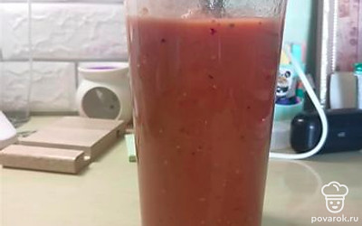 С помощью блендера пюрировать до однородности.