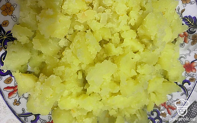 Суп получается наваристее, если картошку размять вилкой в пюре.