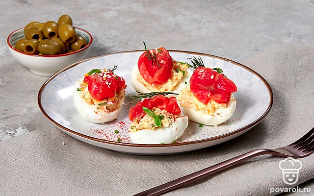 Фаршированные яйца на праздничный стол — Рецепт с фото