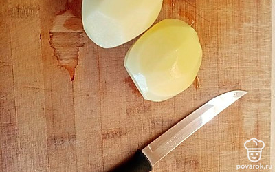 Почистить и вымыть картофель.