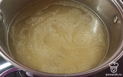 Все заливаем водой. Добавляем соль и варим 30 минут на среднем огне. 