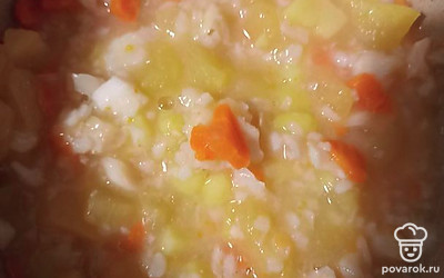 Готовый суп можно пробить блендером, если ребенок не умеет жевать.