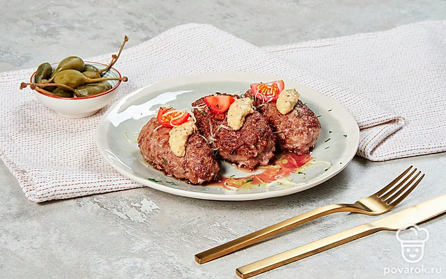 Мясо, фаршированное яйцом — Рецепт с фото