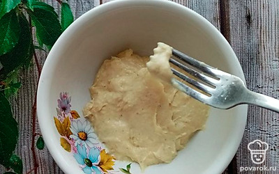 Замесите тесто. 