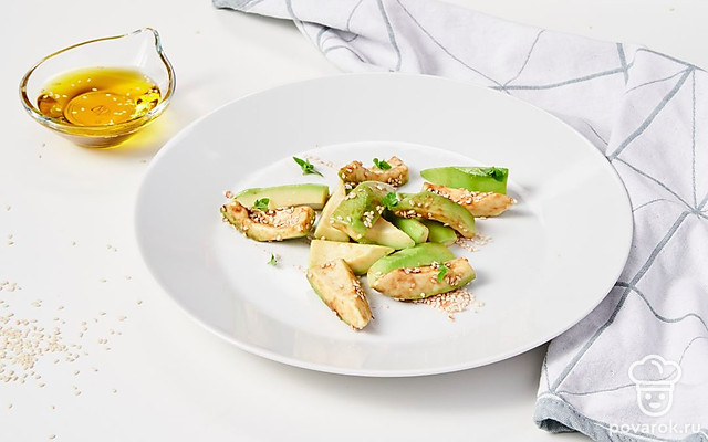 Авокадо под соевым соусом — Рецепт с фото