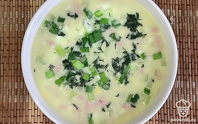 Окрошка с вареной колбасой на сыворотке — Рецепт с фото