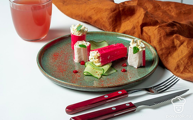 Вкусные крабовые палочки, фаршированные сыром, чесноком и яйцом — Рецепт с фото