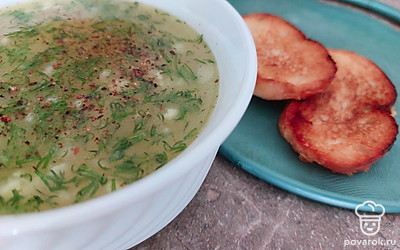 Картофельный суп можете подать с хрустящим хлебом, предварительно подсушенным на сковороде.