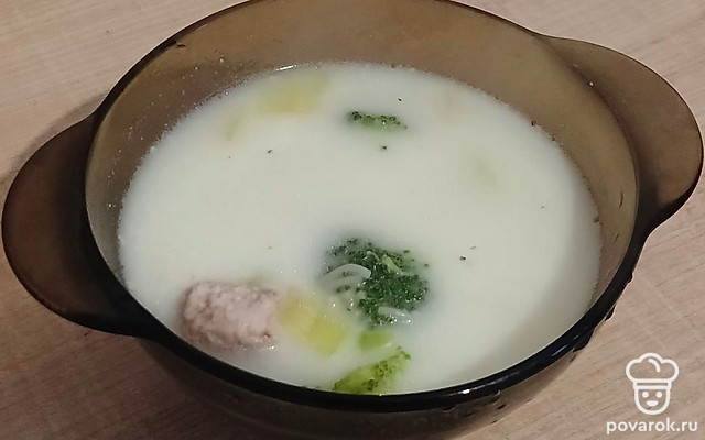 Сливочный суп с кабачком, брокколи и тефтелями — Рецепт с фото