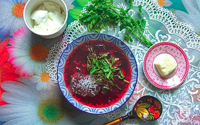 Подавайте блюдо с зеленью: петрушкой, укропом, кинзой или листьями базилика. Приятного аппетита! 