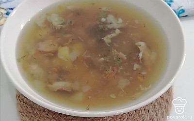 Уху подавайте горячей. По желанию, можете добавить зелень. 