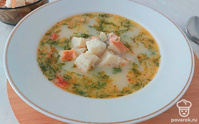 Аппетитная уха по-фински готова, её можно подавать с ломтиками чёрного хлеба, тостами, или гренками. Для приготовления гренок просто подсушите кусочки хлеба или батона в духовом шкафу при 100 градусах 10 минут.