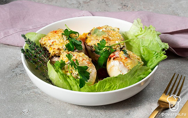 Шампиньоны, фаршированные яйцами в духовке — Рецепт с фото