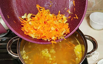 Добавьте в кастрюлю.