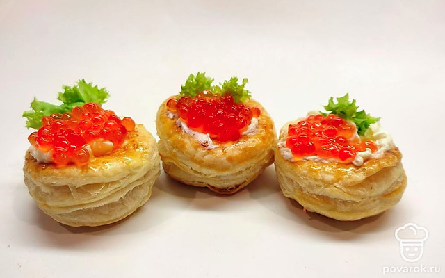 Фаршированные бочонки с красной икрой — Рецепт с фото