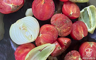 Запекайте в духовке 30-35 минут при 180 градусах. 