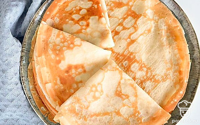 Готовые блинчики можно есть самостоятельно или с вашими любимыми начинками: мед, варенье, сметана, ягоды, красная рыба, икра и т.д.