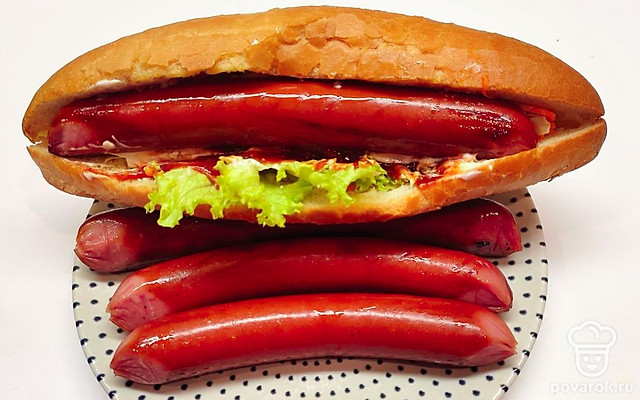 Сытная закуска с сосиской в булке — Рецепт с фото