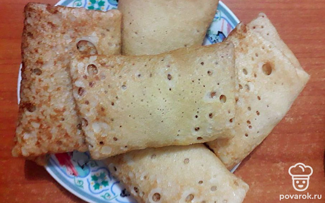 Дрожжевые блины с творогом — Рецепт с фото